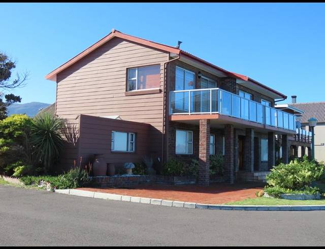 4 BEDROOM HOUSE FOR SALE IN KLEINMOND